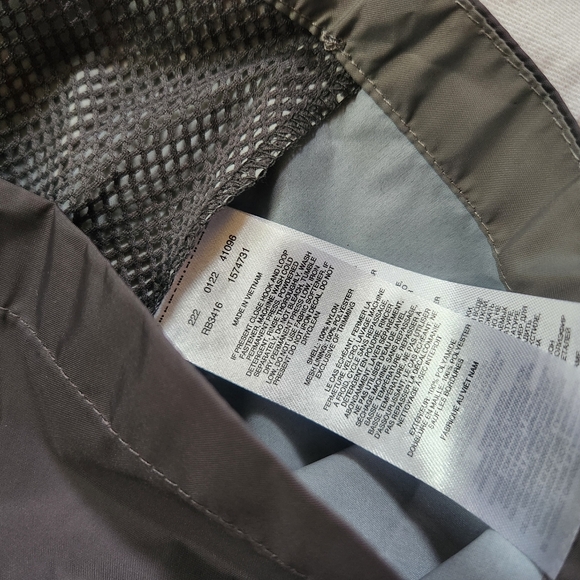 Columbia Kids Rain Jacket – Gray & Black with Red Zip (Size L/14-16) - Picture 9 of 10